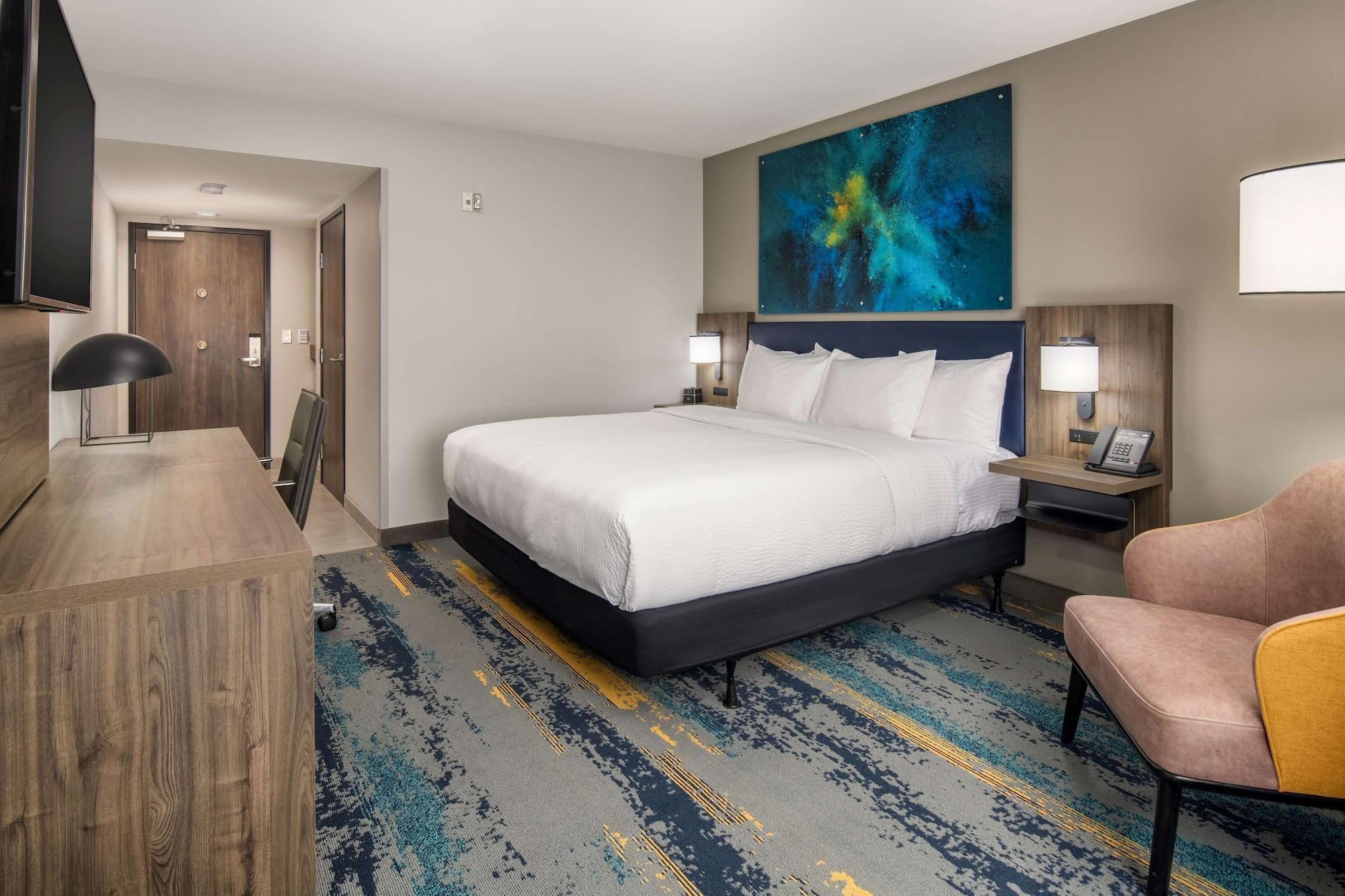 La Quinta & By Wyndham Downtown Spokane