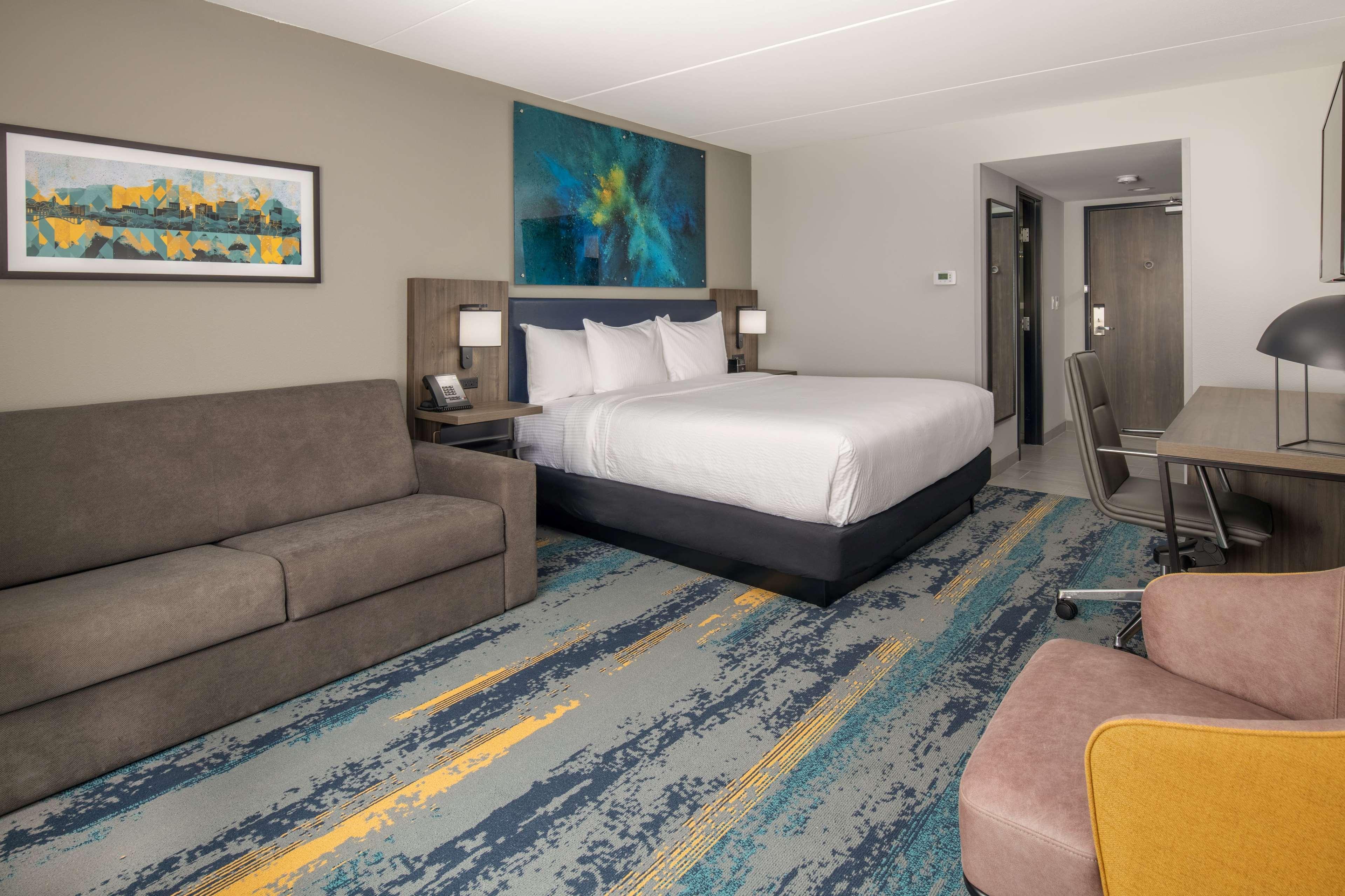 La Quinta & By Wyndham Downtown