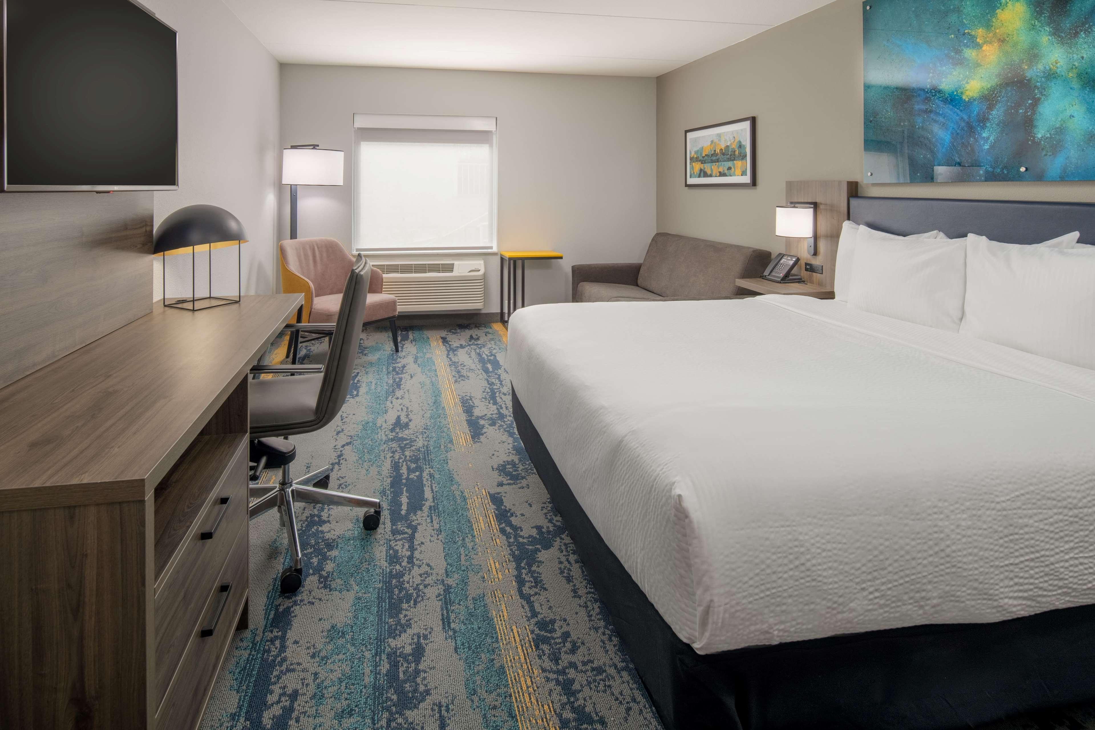 La Quinta & By Wyndham Downtown Hotel